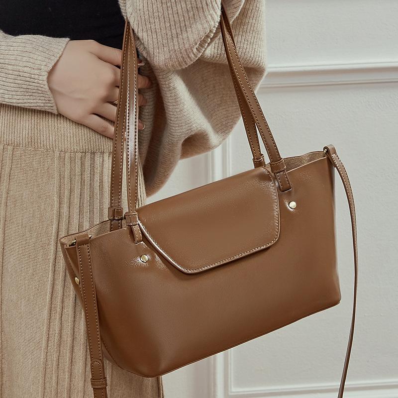 2026 New Vegetable-Tanned Leather Spacious Underarm Tote - Urban Chic Women's Shoulder Bag, Versatile Daily Use Handbag