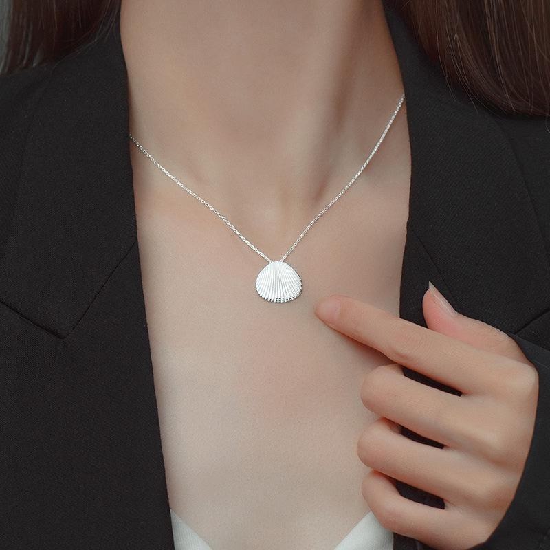 Banyan Tree S925 Silver Shell Necklace for Women - High-End Niche Blogger Design by Meilong