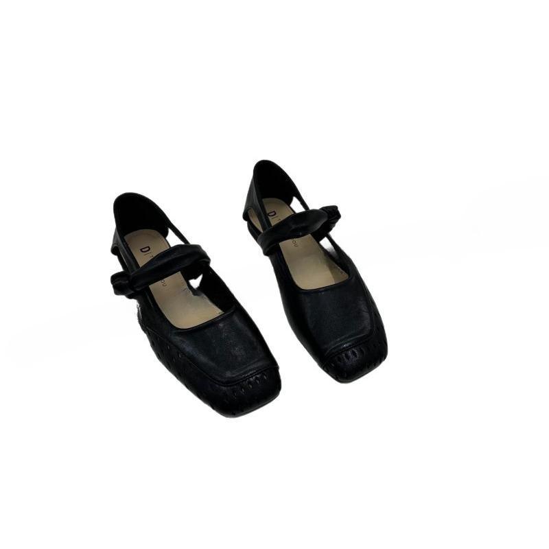 New Breathable Hollowed-out Flat Single Shoes Square-toed Low-heeled Sandals for Mom