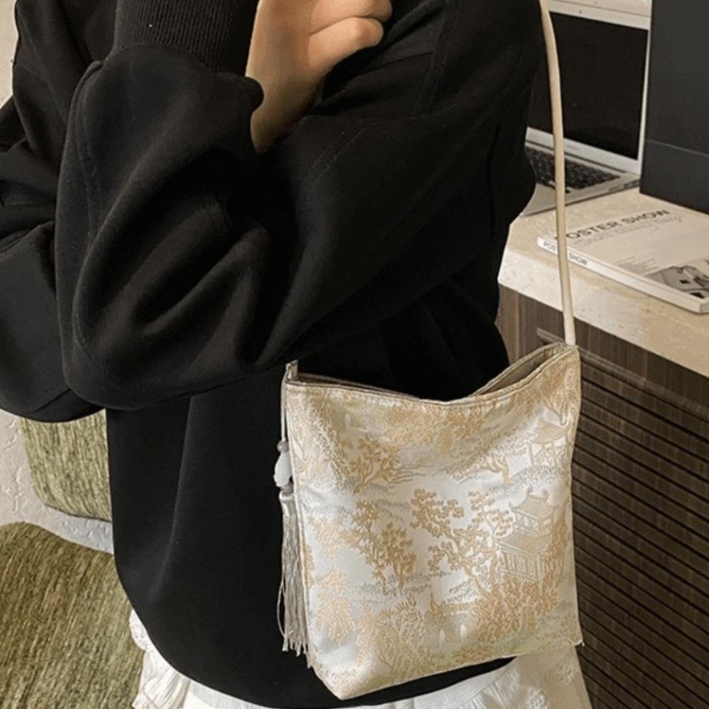 Retro New Chinese Style Handbag Lightweight Tassel Retro Shoulder Bag Large Capacity Zipper Closure Elegant Underarm Bag Casual