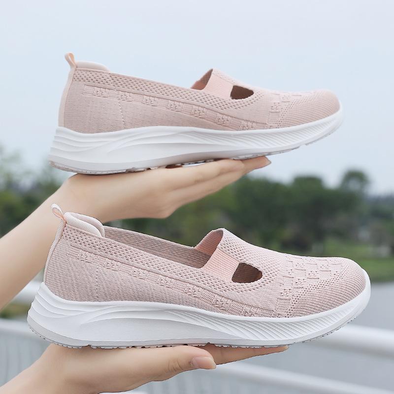 Flying woven mesh elderly shoes women's shallow mouth mother shoes are breathable and lightweight in summer grandma middle-aged and elderly non-slip