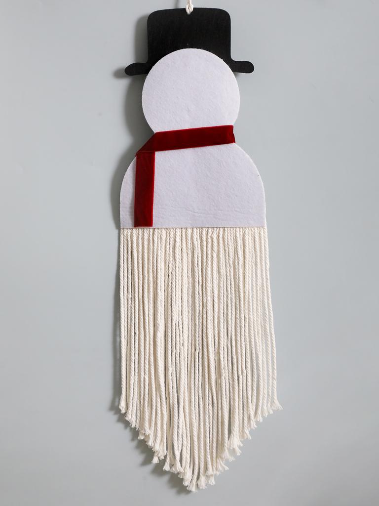 Cute Macrame Snowman Wall Hanging Decor Christmas Snowman with Tassel Design Festive Ornament for Home Wall,Xmas Tree&Party Gift