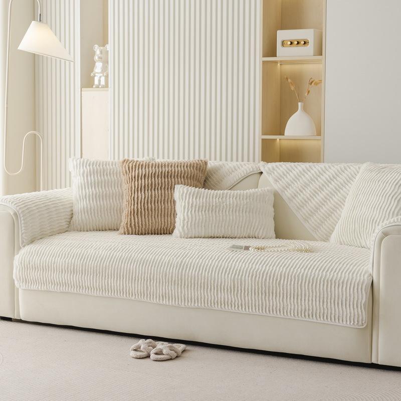 

Thickened Rabbit Plush Sofa Cushion Autumn And Winter New High-End Non-Slip Straight Row Seat Cushion Leather Sofa Cover 70*70cm