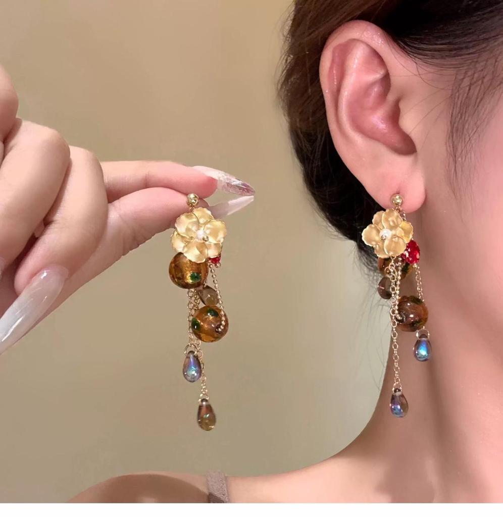 Vintage Ethnic Silver Needle Diamond Inlaid Round Flower Acrylic Resin Stud Earrings for Women