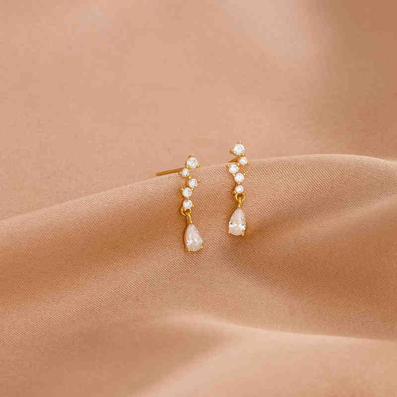 Star Tassel Earrings for Women French Retro Niche Exquisite Temperament Advanced Water Drop Starry Sky Earrings for Women