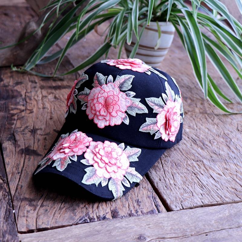 

Шикарный национальный стиль дизайна с цветочной вышивкой Леди Бейсболка Женская шляпа для отдыха head size 57cm