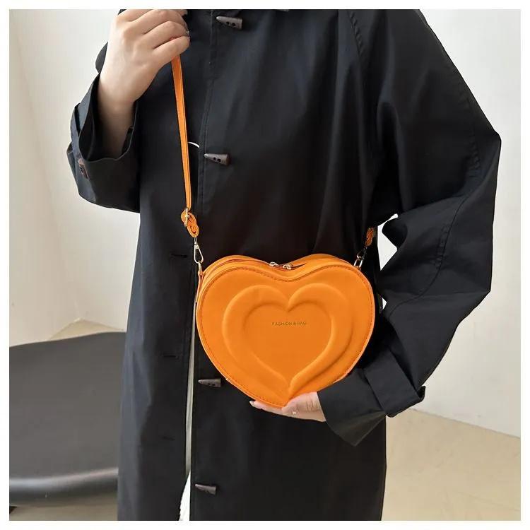 Стильная маленькая сумочка в форме сердца для женщин модная сумка через плечокросс-боди One Size оранжевый 990₽