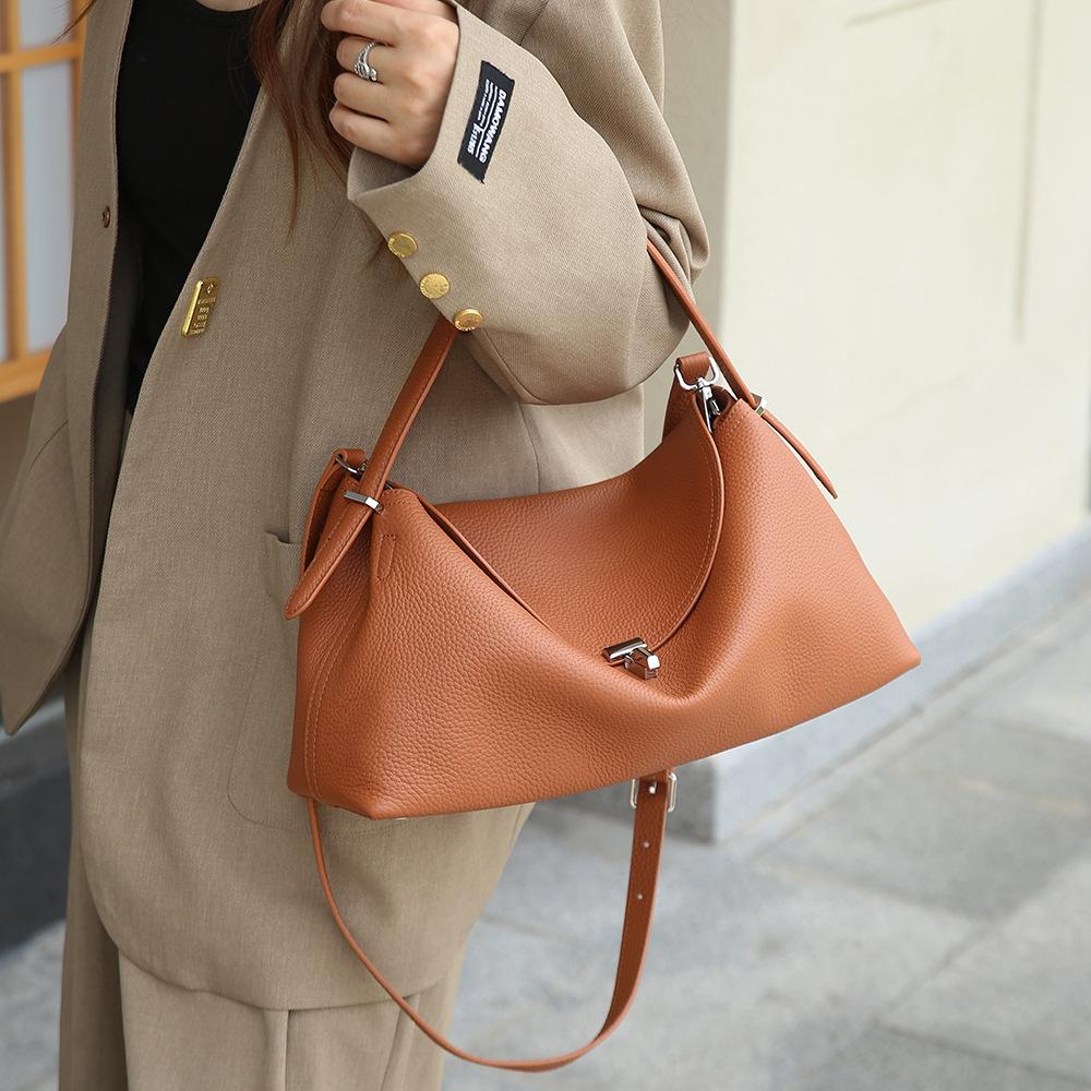 Leather Single-shoulder Pillow Bag for Commuting - Soft Leather High-end Handbag for Women with A Slouching Strap Design