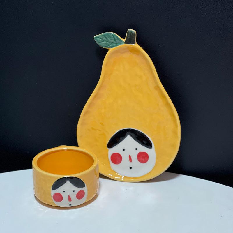 Creative And Cute Hand-Painted Apple Pear Tomato Ceramic Cup And Saucer Cartoon Personalized Underglaze Fruit Coffee Cup And Saucer Set
