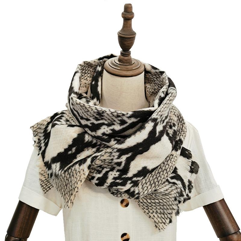 New Autumn and Winter Fashion Imitation Cashmere Scarf for Women, Classic Leopard Print Long Thickened Warm Shawl