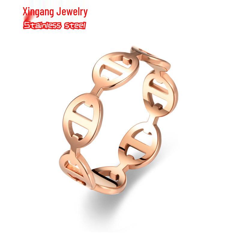 Eleganter Titanstahl Schweinenasenring: Nicht verblassender, minimalistischer, leichter Luxusring für Paare