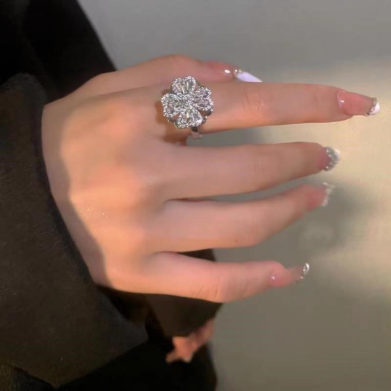 Zirconia Rotatable Flower Ring for Women - Niche Fashion, Light Luxury, Cool Style, Stress Relief, Open Design