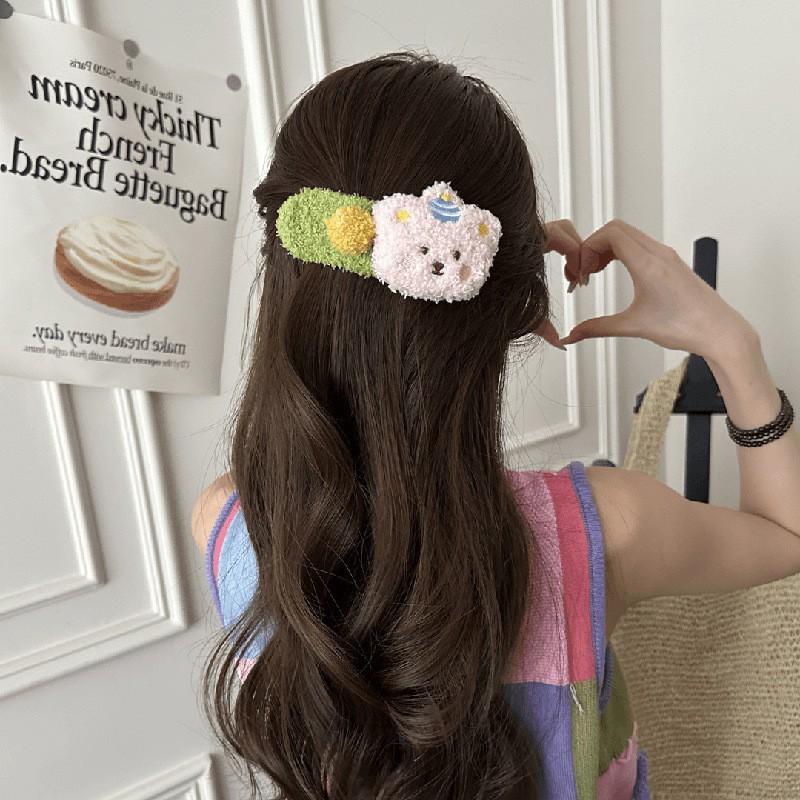 Plush Cartoon Bear Headband: Perfect for Autumn/Winter Skincare, Versatile Outings, and Effortless Style.