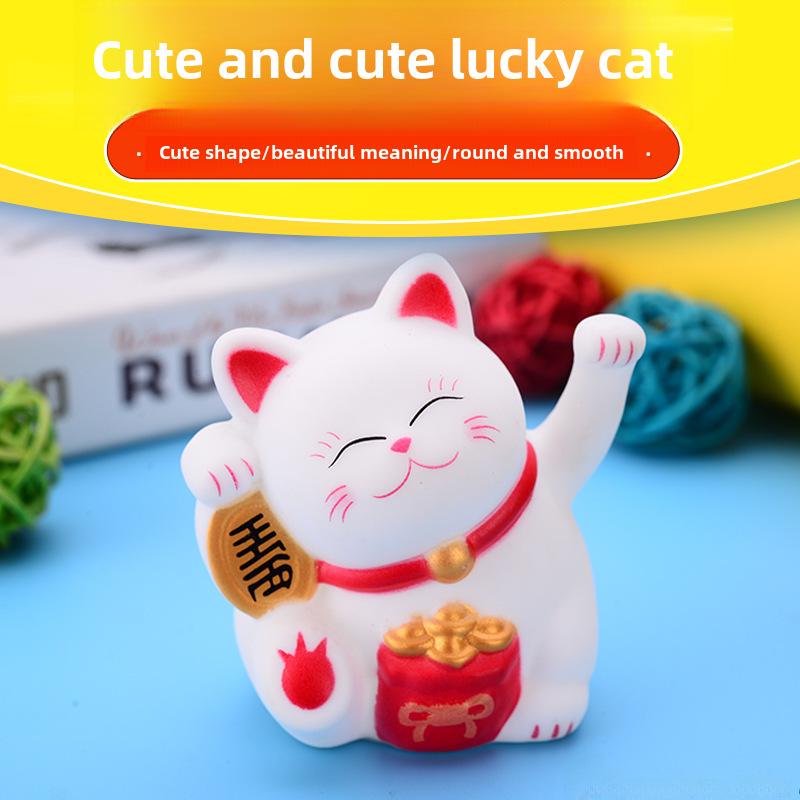 Jixin Vinyl Mini Waving Fortune Cat Cake Decoration & Keychain Pendant