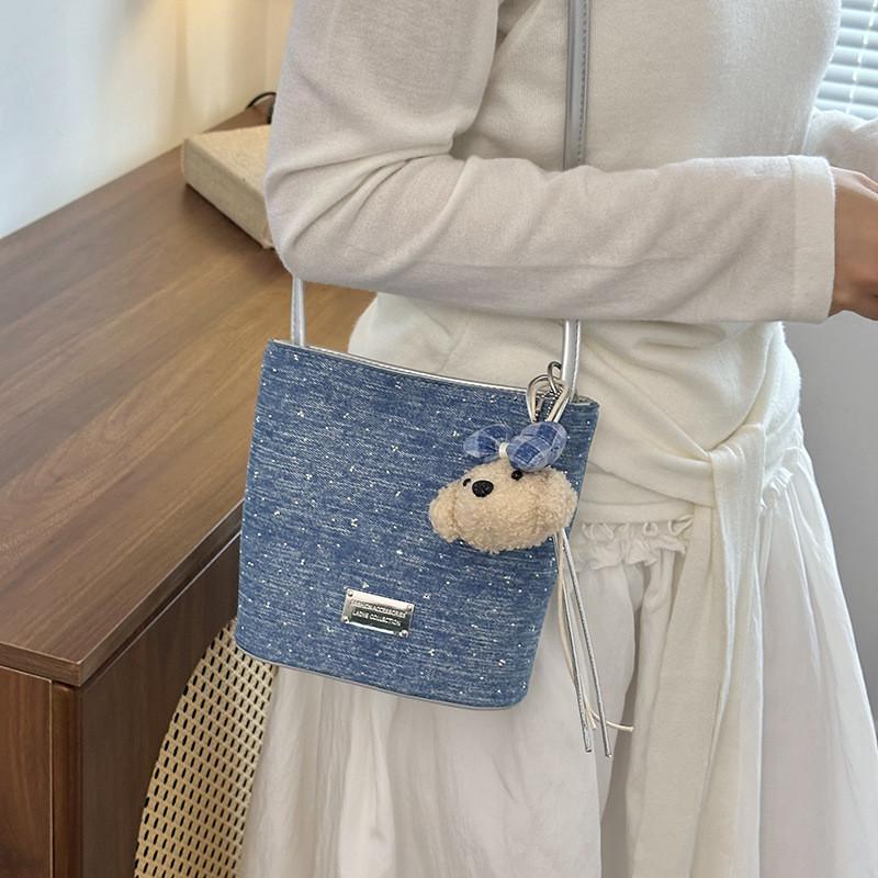 Urban Minimalist Synthetic Leather Water Bucket Bag For Daily Use