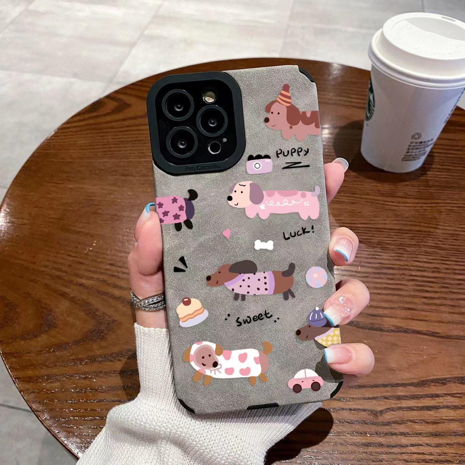 

Retro Overturned Fur Cute Dachshund Dog Suitable for New Apple 16promax Anti Fall Phone Case 15iphone14 Apple 12PROMAX