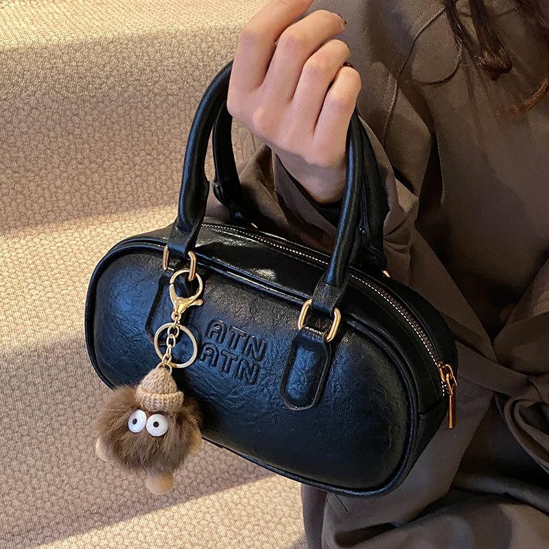 Niche Design Retro Maillard Portable Small Bag Women's 2025 New Korean Fashion Textured Shoulder Messenger Bag