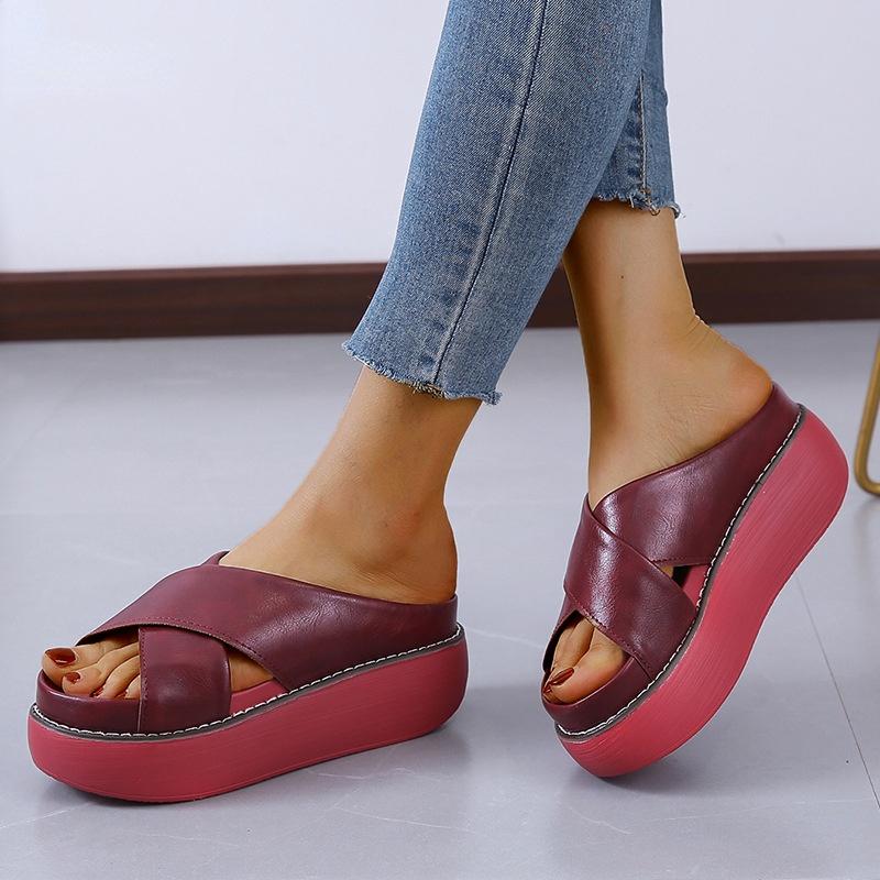 Fashion Summer Shoes Woman 2025 Fashion Platform Slippers Slides Women Designer Sandals Ladies Casual Slip-on Thick Heel Beach Shoes