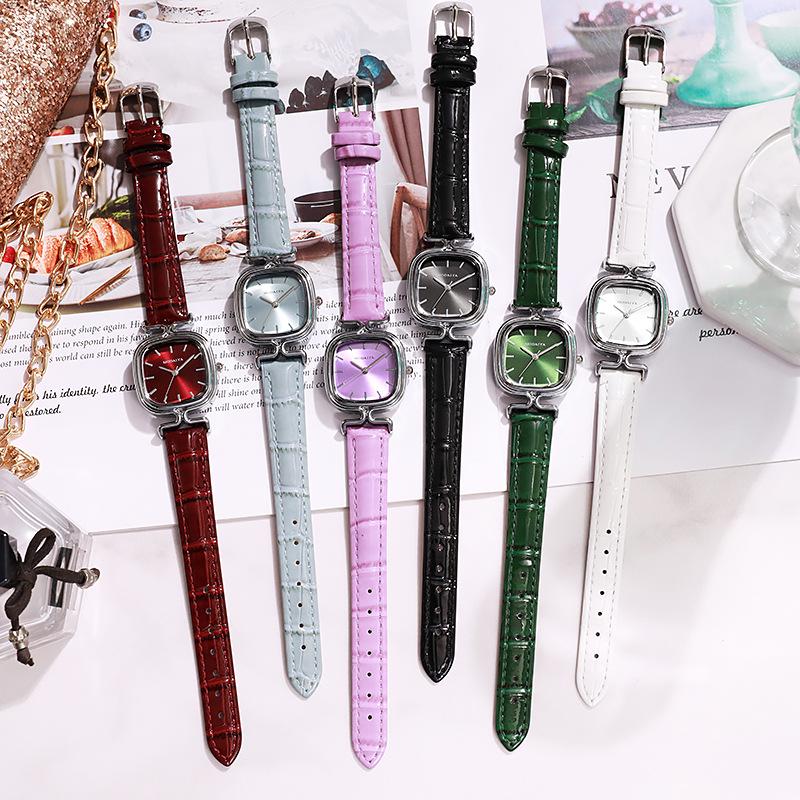 Trendy Square Dial Quartz Women's Watch - Fashionable and Versatile