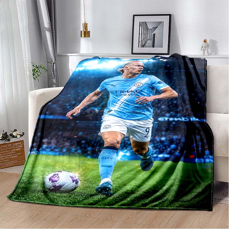 Manchester City FC Biała Odznaka Czarny Tło Nadruk Miękki Flanelowy Koc Rzutowy Ciepły Pokrowiec Dekoracja Kanapy Łóżka Dla Fanów Piłki Nożnej