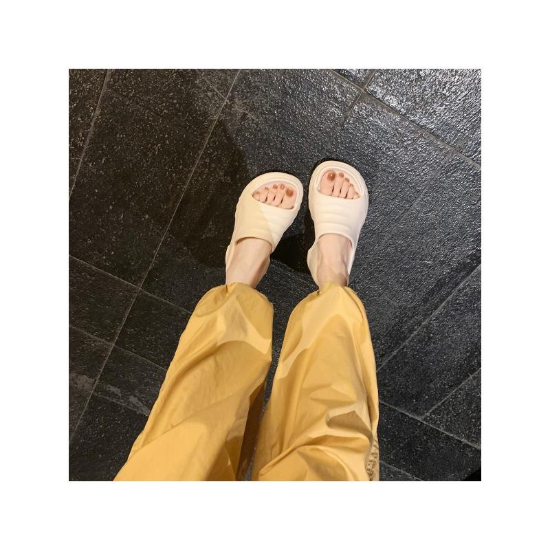 ~ Shibuya Spice Girl~ Round Head Wide Face Thick Bottom Heightening Artifact Shows Legs Long Outer Wear Slippers
