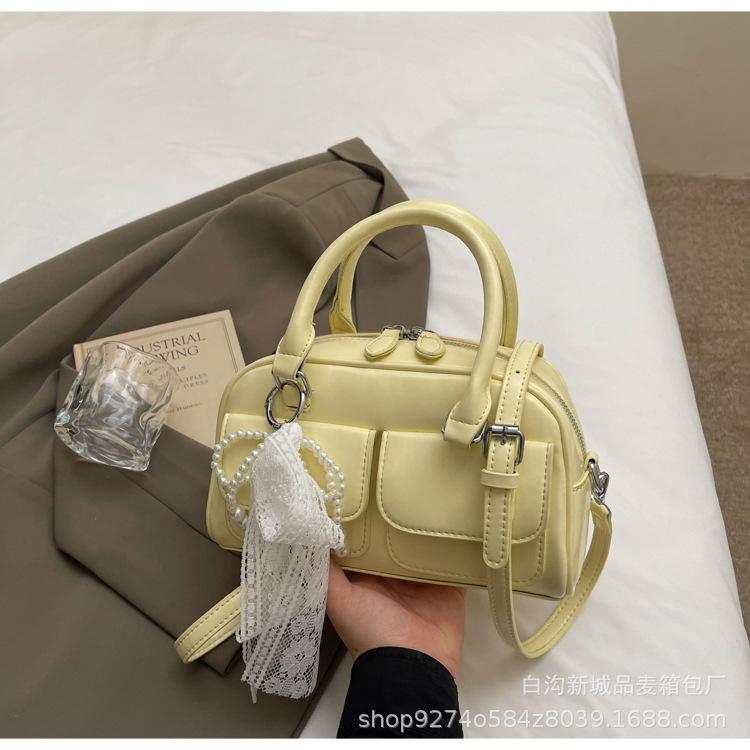 

Niche Design Pillow Bag 2025 New Casual Commuter Shoulder Bag Fashion 100 Crossbody Bag Bowling Bag жёлтый