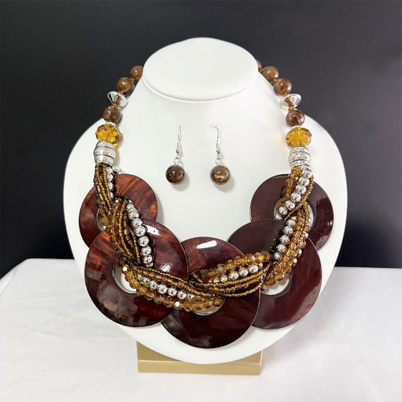 Elegant Shell Jewelry Set With Geometric Design Lightweight Sturdy For Daily Wear And Special Occasions Multiple Color Options