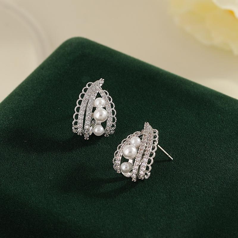 Diamond-set pearl ballet dream s silver needle exquisite lace beautiful pearl women s French retro new earrings