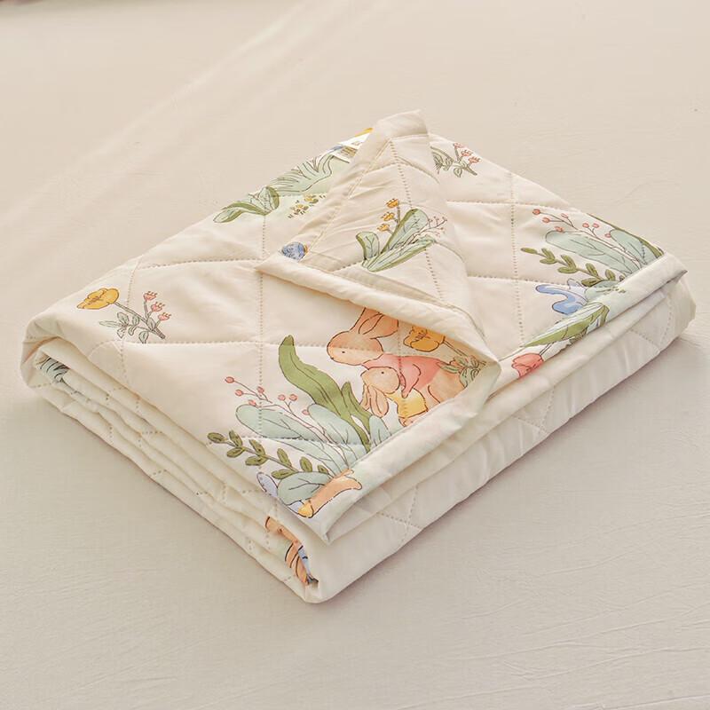 Lan Ruoting All-Season Floral Lightweight Quilt