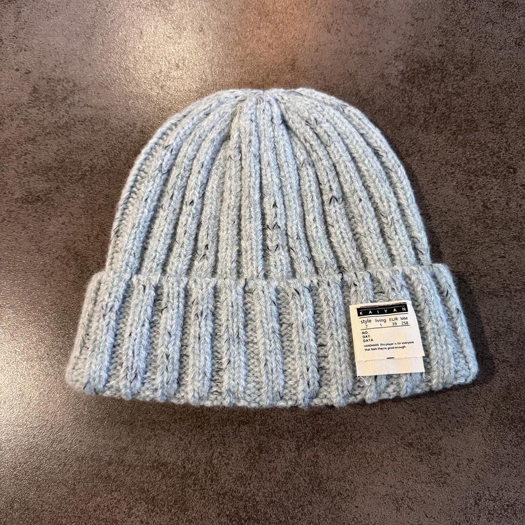 Patch Fashion Letter Knit Beanie Women Accessory For Winter Warmth And Comfort