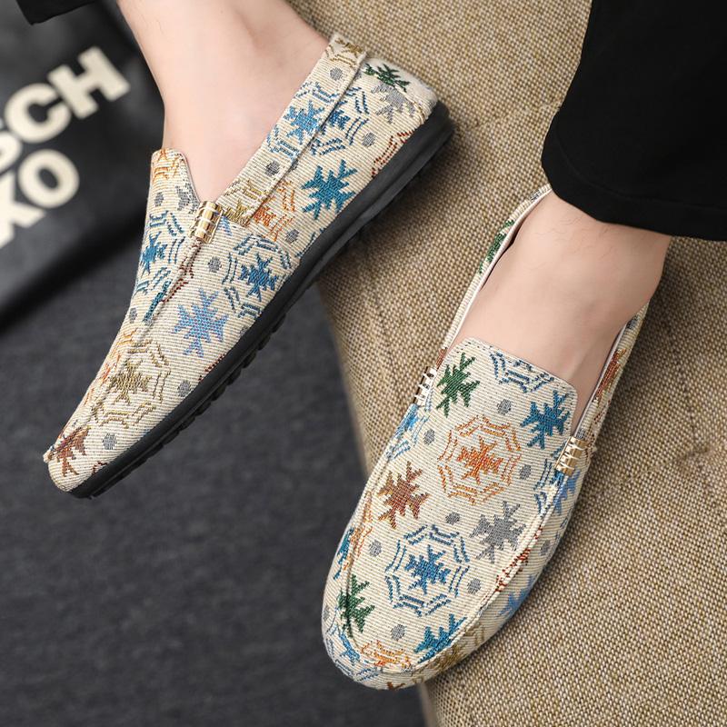 Fashion Mens Shoes Breathable Canvas Mens Casual Shoes Fashion Spring Non Slip Driving Shoes Personality Cartoon Bear Flat Loafer