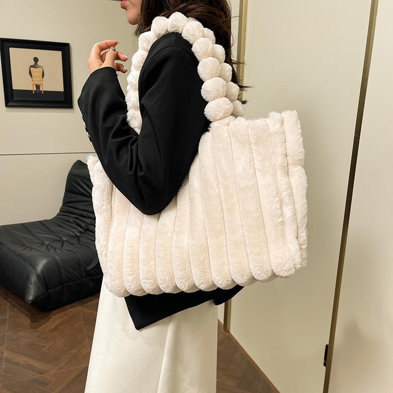 New Fashionable Solid Color Simple Casual Plush Portable Shoulder Underarm Bag Beautiful Fluffy Portable Handbag