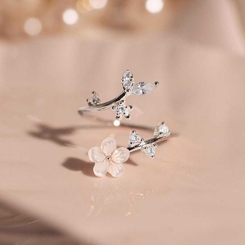 1PC Adjustable Cherry Blossom Ring | Mother of Pearl Floral Design, Fashionable and Versatile, Suitable for Daily and Vacation Wear