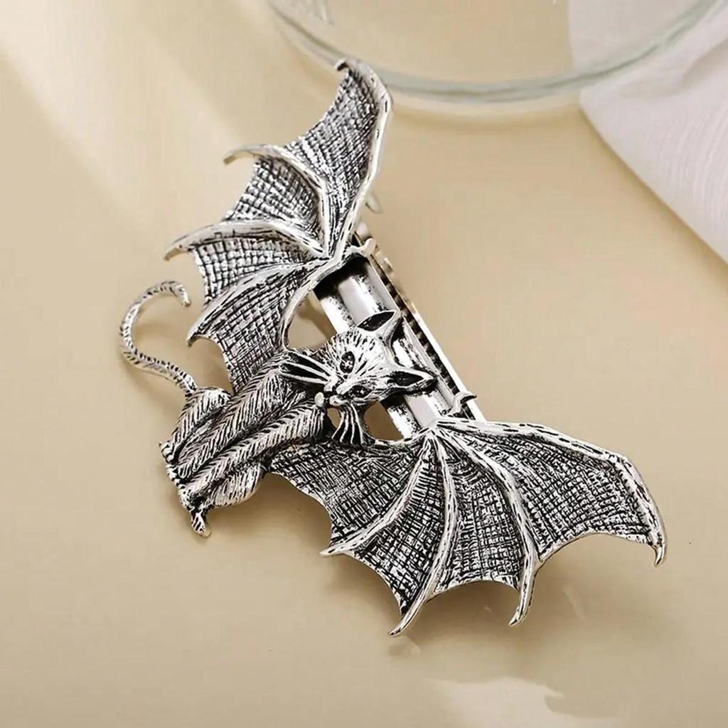 1pc Gothic Flying Cat Hair Clip - Vintage Alloy Barrette For Women, Perfect For Halloween & Cosplay