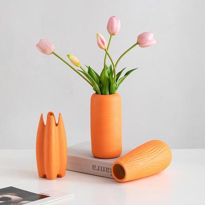 Orange Keramikvase für frische oder getrocknete Blumen - Schlichte Tischdekoration