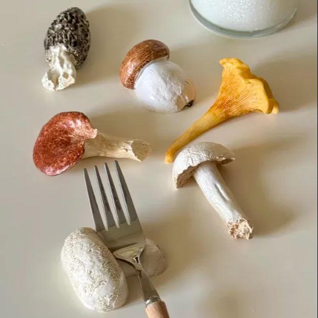 6 Stück Französischer Pilz Essstäbchen Besteckhalter Bunter Harz Messer Gabel Löffel Untersetzerhalter Pilz Schirm Vintage Ornament