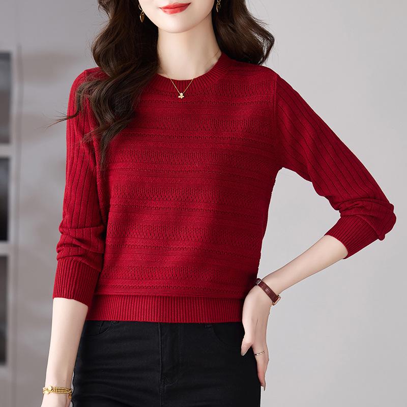 Women's Early Autumn Pink Cutout Knitwear: Gentle Style, Loose Fit, Slimming, Round Neck, Long Sleeve Top.