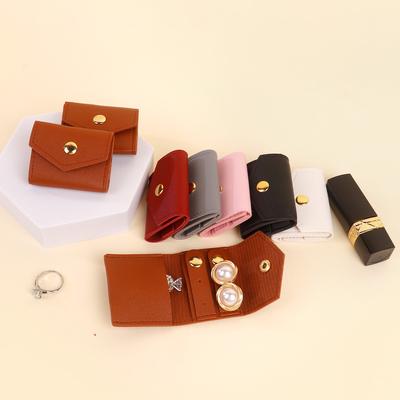 Creación de joyas – Estuches y exhibidores para joyería
