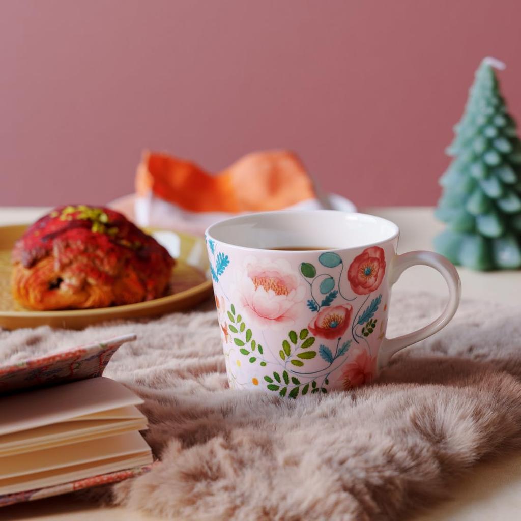 Tasse cadeau NARUMI Anna Emilia Florale Nordique, 340cc, « Avec Amour », Rose, Impression, Mignonne, Design, Grande, Cadeau, Adapté au micro-ondes, Adapté au lave-vaisselle, Emballé dans une boîte,