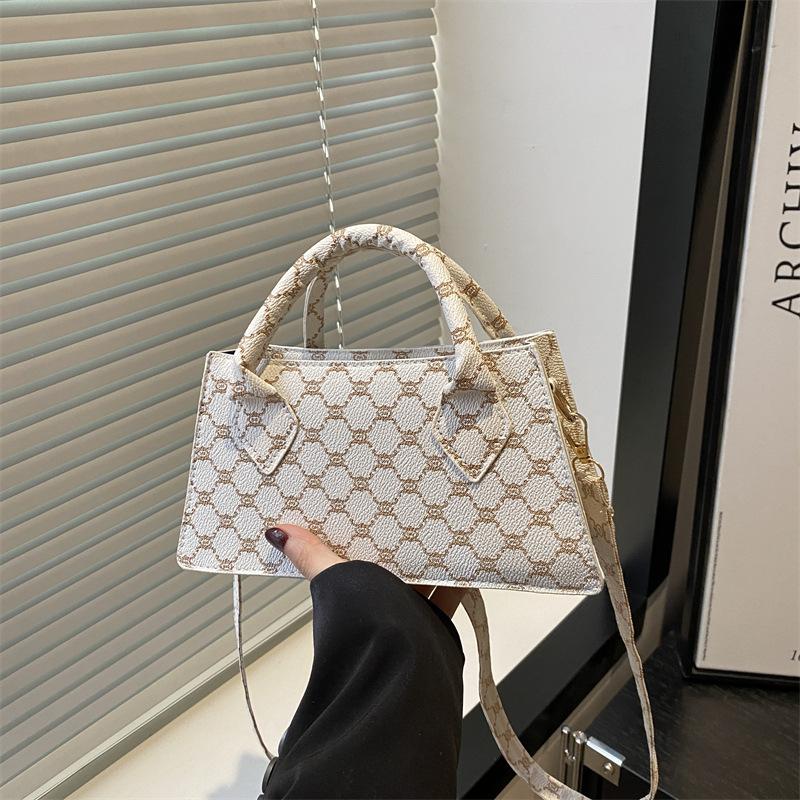 Retro Fashion Trend Handbag Summer Commute Premium Texture Shoulder Messenger Bag Casual Small Square Bag Women