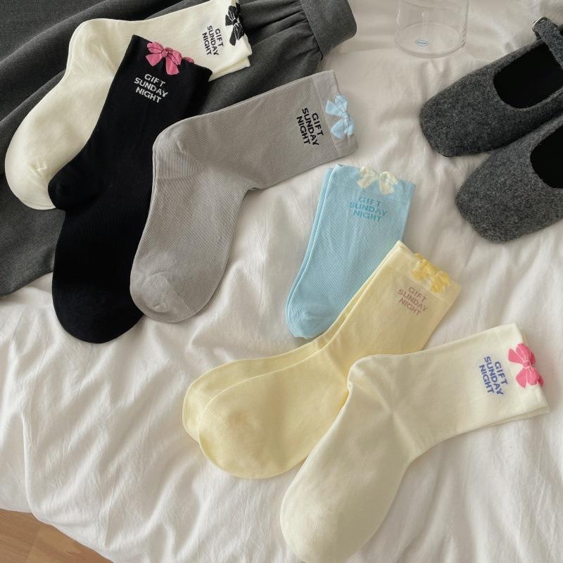 5 Pairs of Female Autumn Thin Stereotaxic Bow Boneless Thin White Pile Pile Cotton Socks