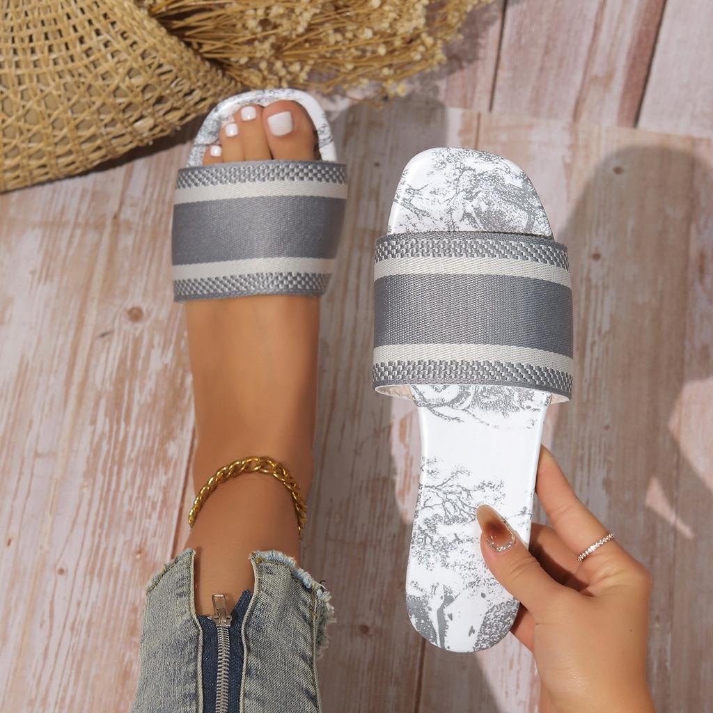 Flat-bottomed Slippers Women's Summer Popular New Fashion Outer Wear Beach Shoes One-word Cool Slippers Women