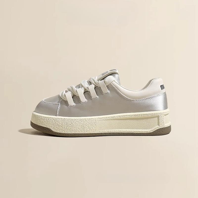 Niche Silk Board Shoes Early Spring New Leather Platform White Shoes Women's Shoes Soft Sole Casual Shoes Sports Shoes