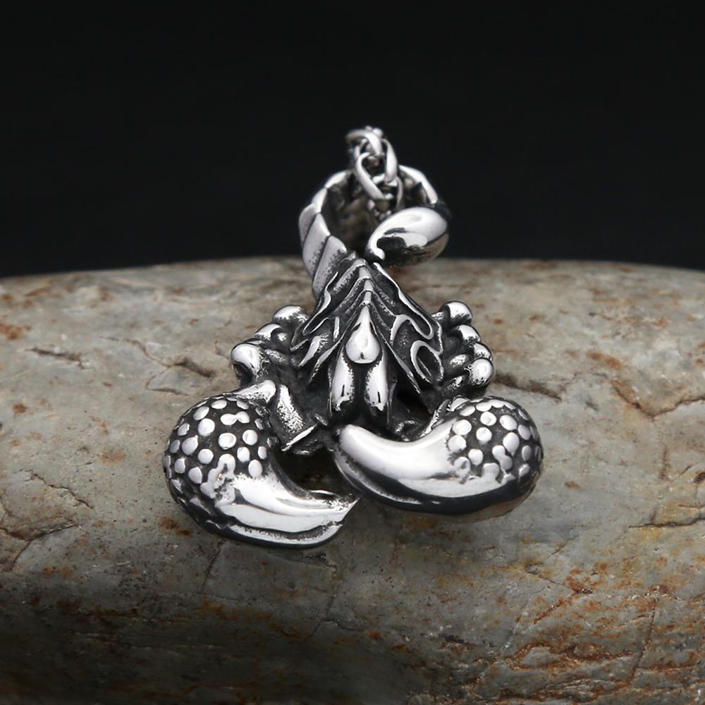 Gothic Animal Scorpion King Pendant Necklace Stainless Steel Men's Unique Punk Metal Sliding Pendant Party Jewelry Gifts