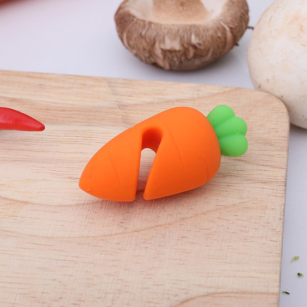 Silicone Mini Carrot Pot Lid Lifter - Anti-Overflow Kitchen Gadget