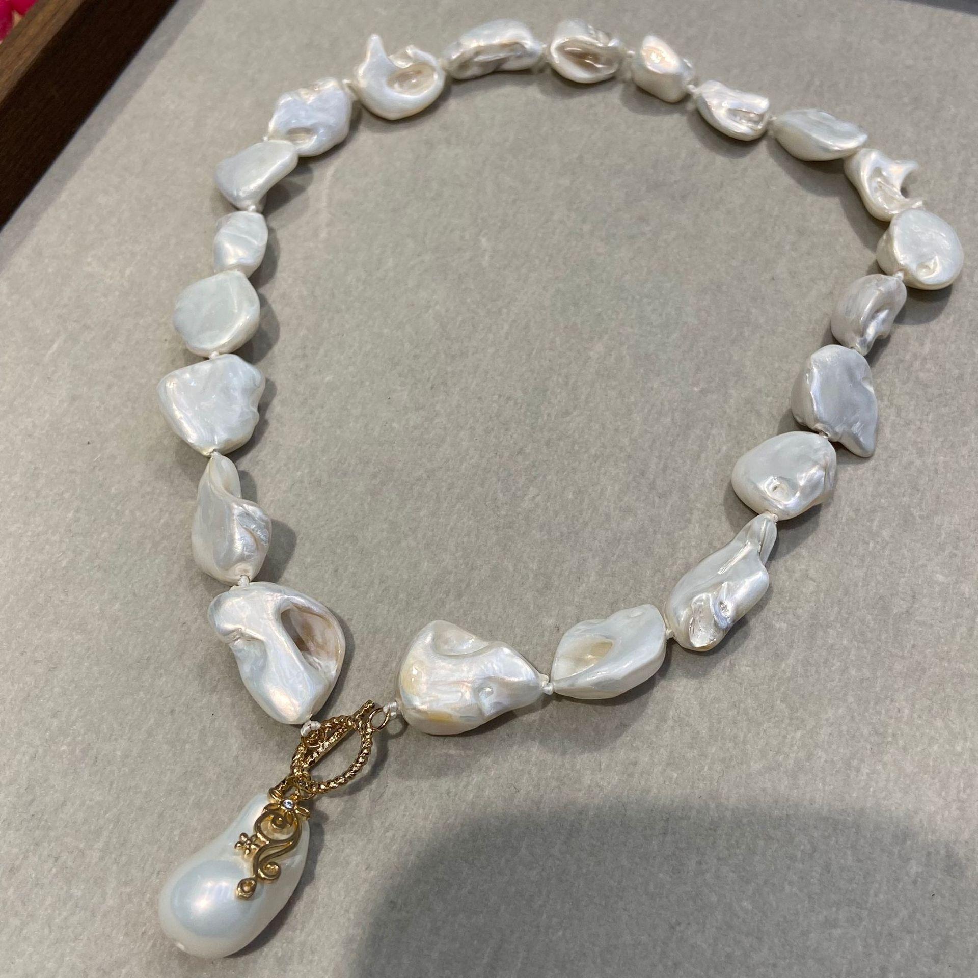 

Atmospheric Imitation Baroque Shell Necklace Fashionable Niche Design Special-Shaped Bead Collarbone Chain Pendant