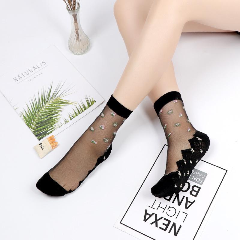 5 Pairs of Women's Spring and Summer Plus Cotton Bottom Floral Mesh Non Slip Crystal Silk Mid Tube Socks