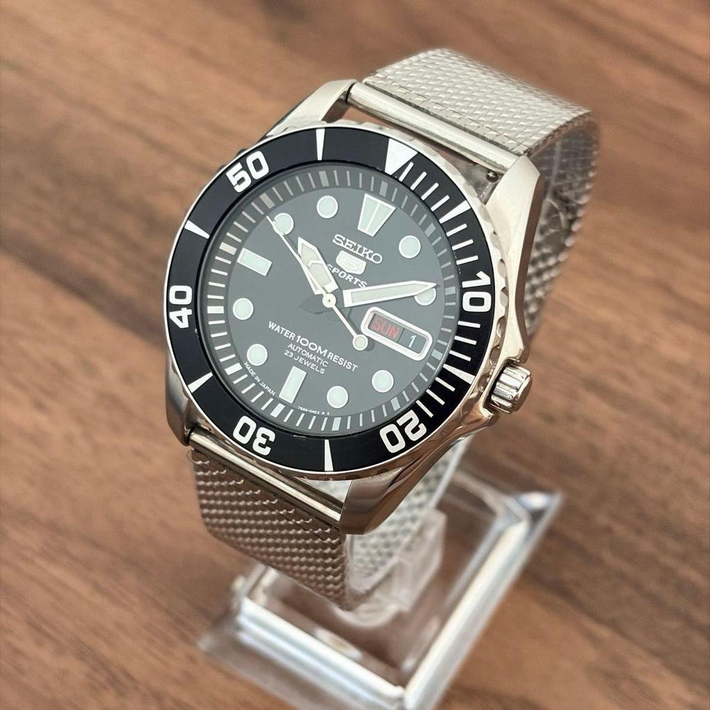 Used New belt SEIKO automatic winding Uni rare Seiko 5 Sports SNZF17J1 Made in Japan Day-Date wristwatch, working, black dial