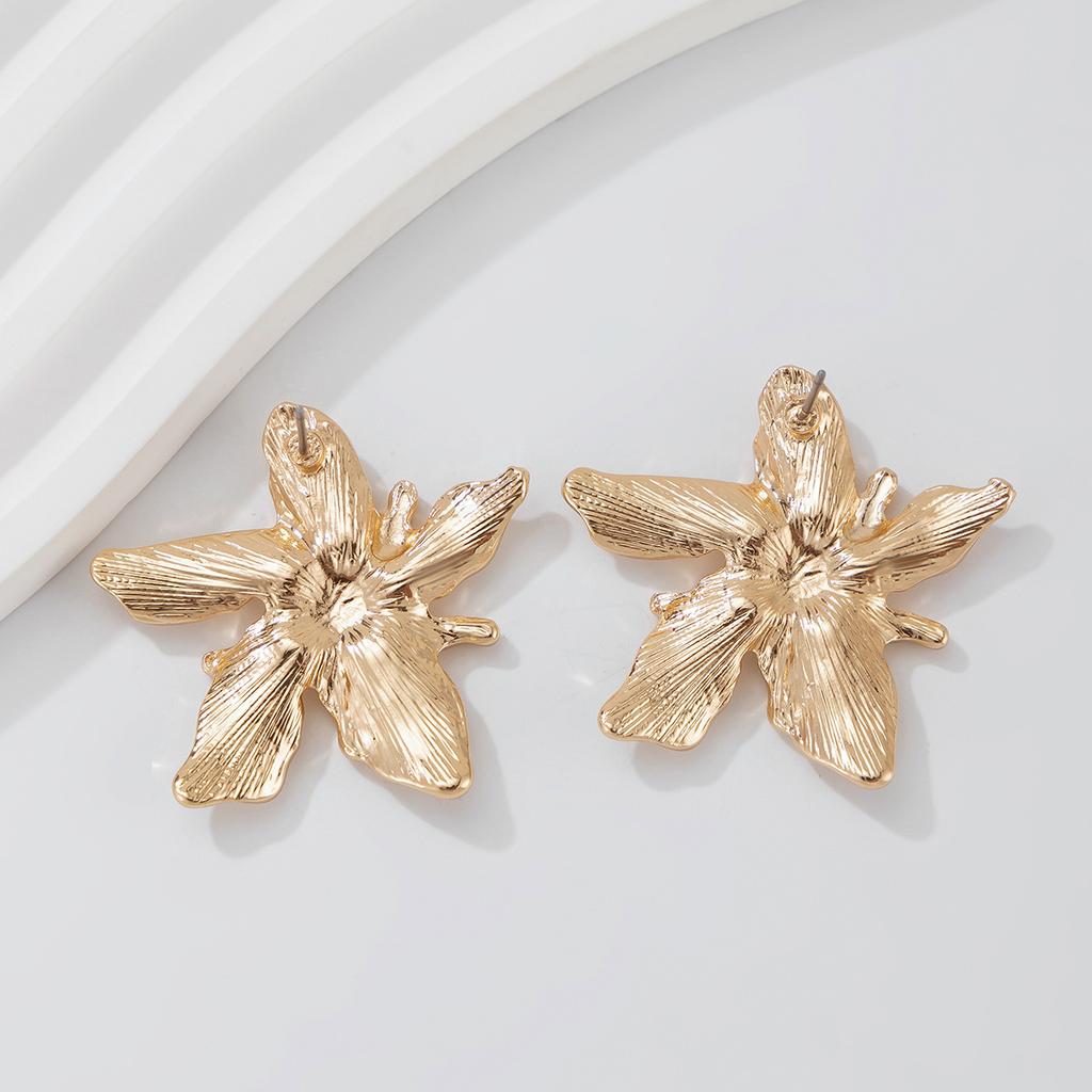 European and American liquid lava metal pleated love flower earrings for women ins style geometric texture round earrings