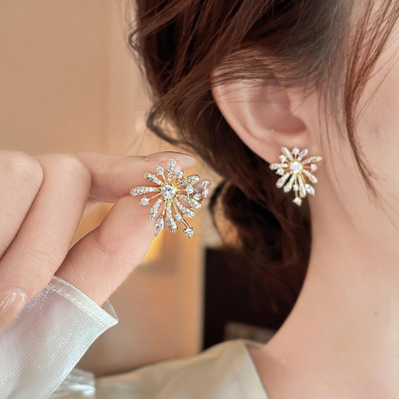 Diamentowe kolczyki fajerwerki lekki luksus high-end moda kolczyki sztyfty wykwintny temperament wszechstronne niszowe kolczyki z designem kobiety